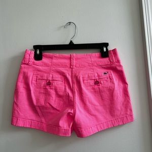Vineyard Vines 3.5 Everyday short. Discontinued color. Size 0.